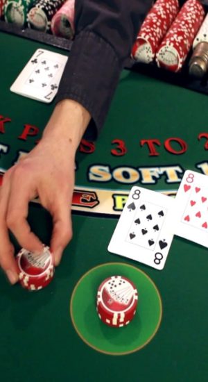How does Bitcoin enhance roulette gambling accessibility?
